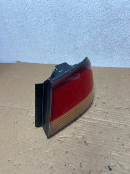 1997 1998 1999 Nissan Maxima Right Passenger RH Side Tail light AD4106 DW2