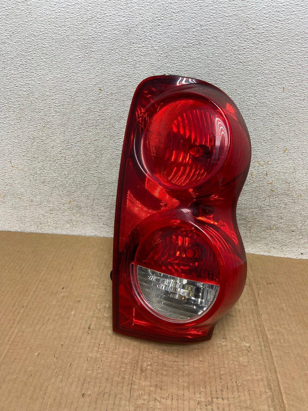 2004-2009 Dodge Durango Tail Light Right Passenger RH Side AI5865 LK0