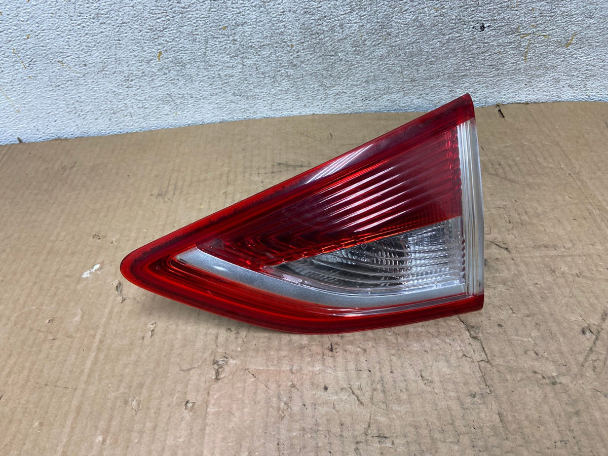 2013 to 2016 Ford Escape Right Passenger RH Side Inner Tail Light AI8150 LK0