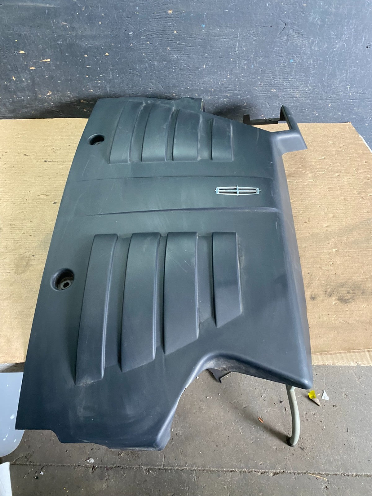 2004 Lincoln Aviator Engine Plastic Trim Motor Cover O8229 PS3