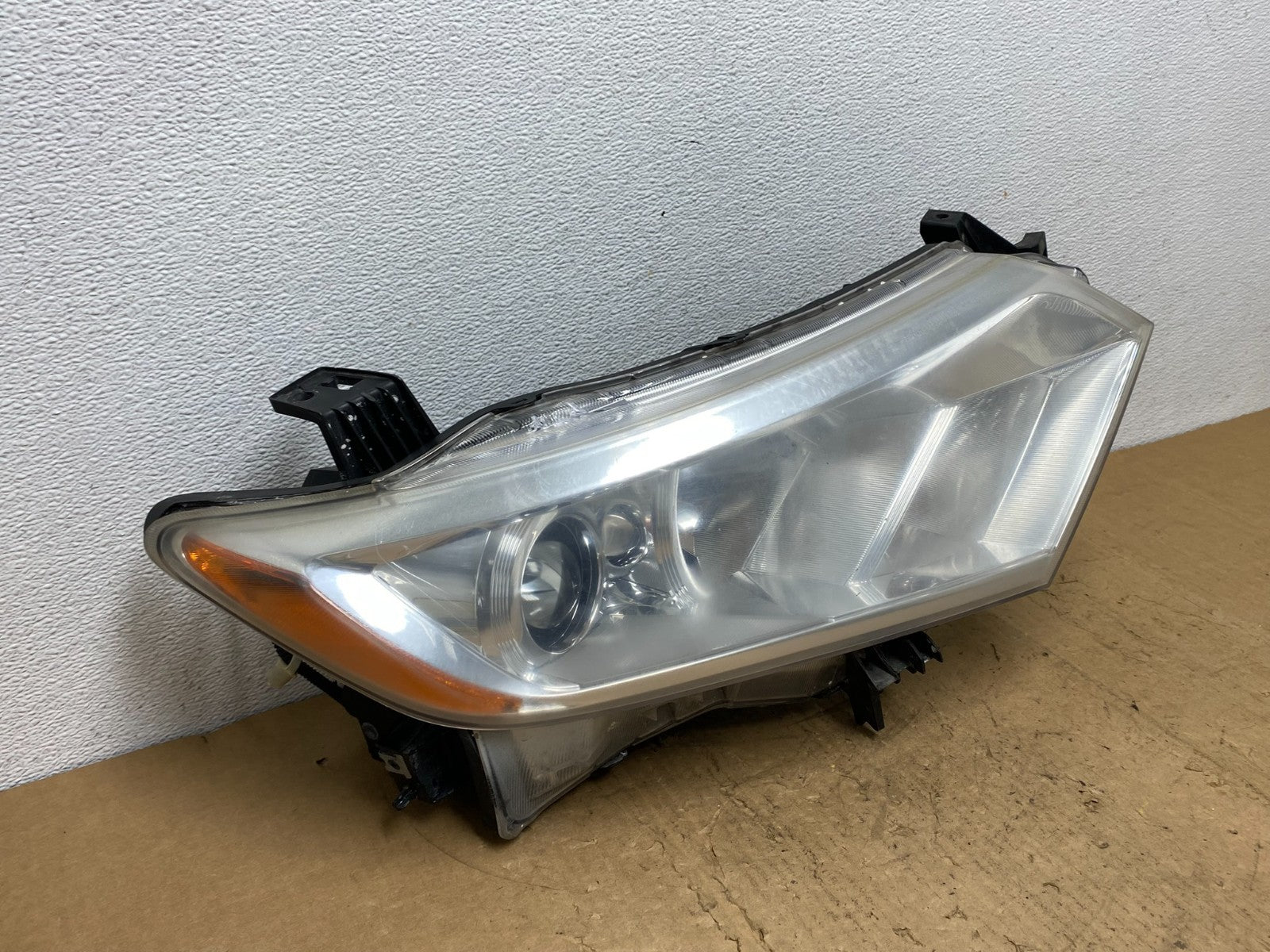 2012 to 2017 Nissan Quest Right Passenger RH Headlight Halogen AD1435 DW2