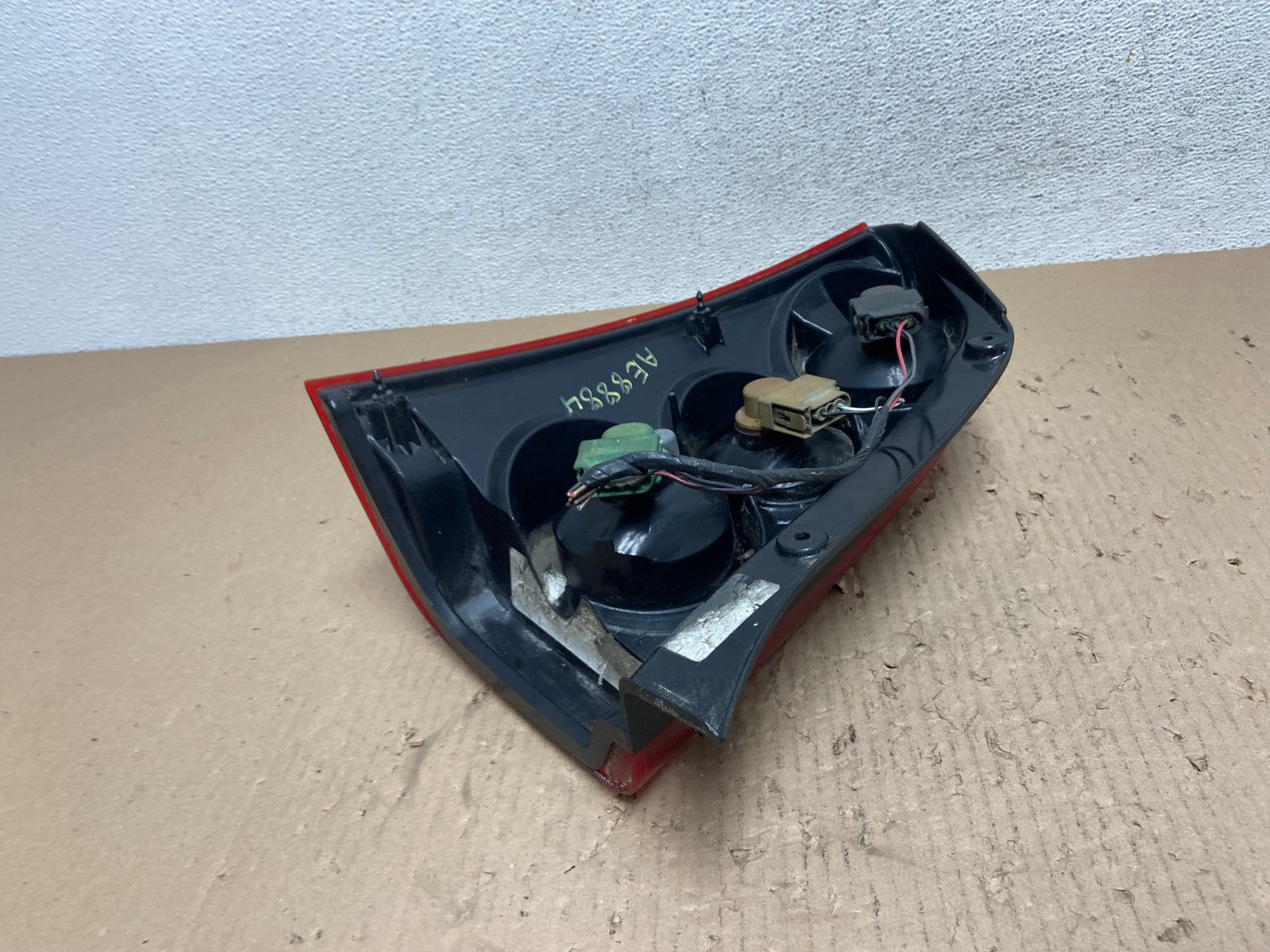 2005 2006 Mazda Tribute Right Passenger Rh Tail Light AE8884 LK4