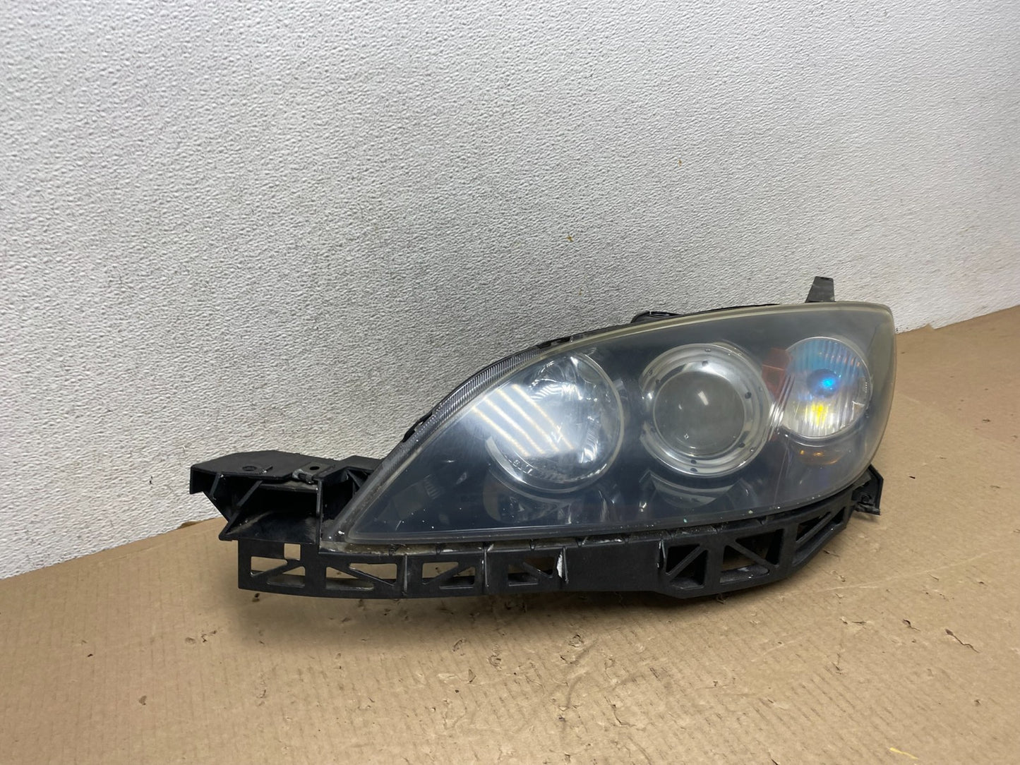 2004 to 2009 Mazda 3 Hatchback Left Driver LH Side Headlight AG5932 DW2