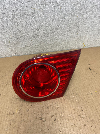 2004 2005 2006 Kia Amanti Right Passenger Side Tail Light Inner OEM L8705 DW0