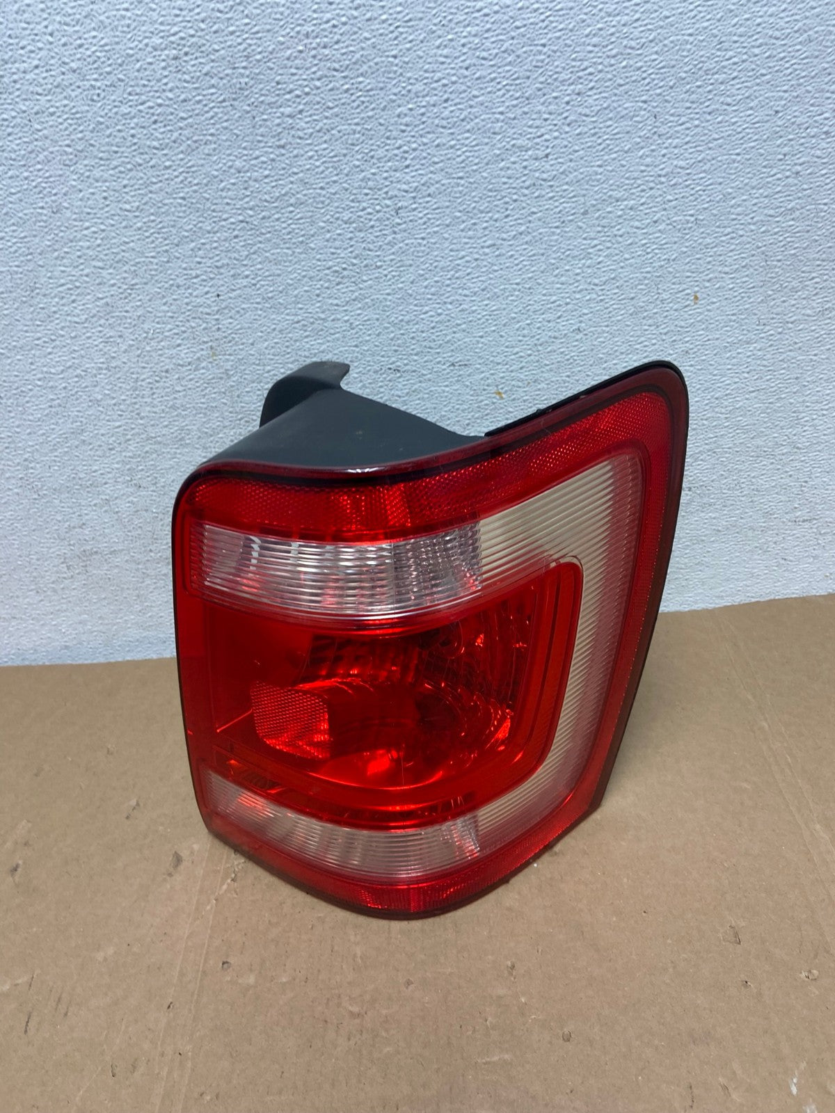 2008 to 2012 Ford Escape Right Passenger RH Side Tail Light AD7891 LK0