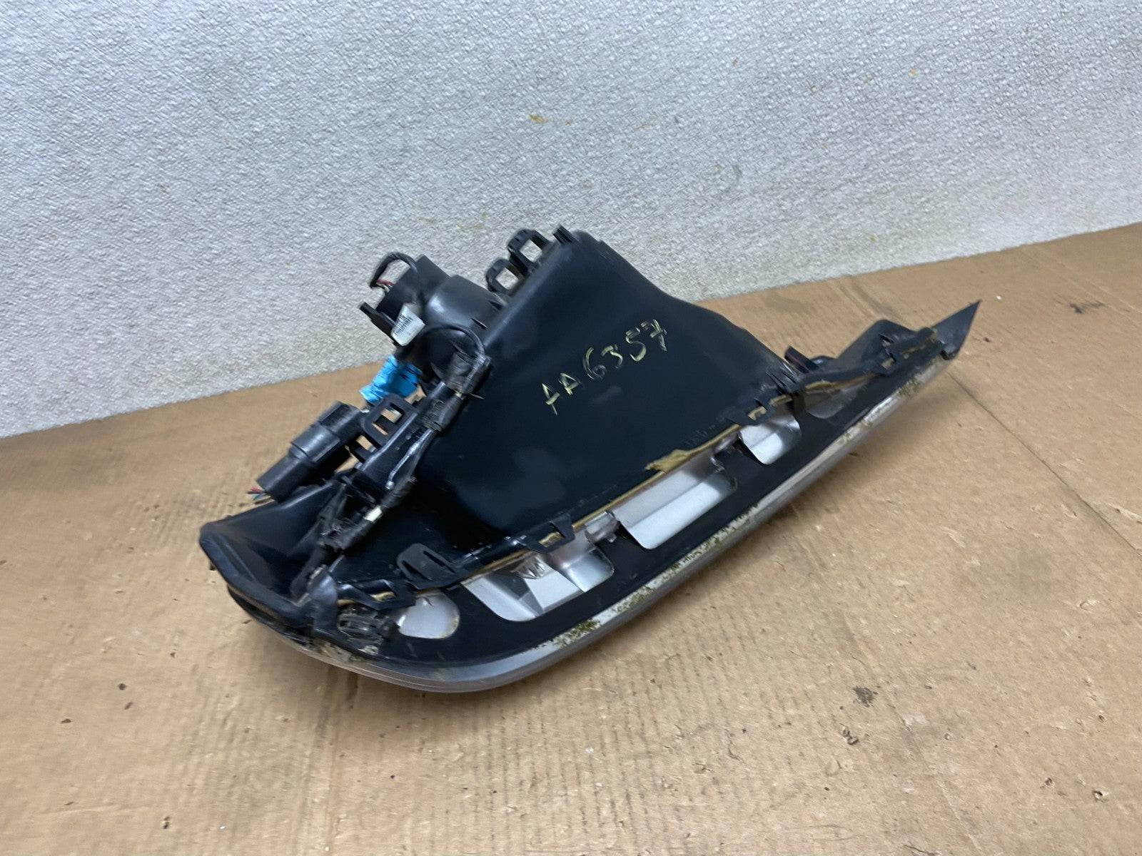 2000 to 2005 Mercury Sable Left Driver LH Side Halogen Headlight OEM AA6357 DW6