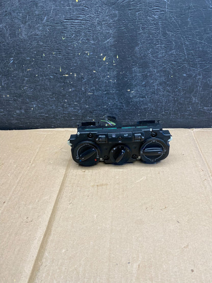 2005 - 2010 Volkswagen Jetta Center Climate Control Panel AC Heater AH5491 DG0
