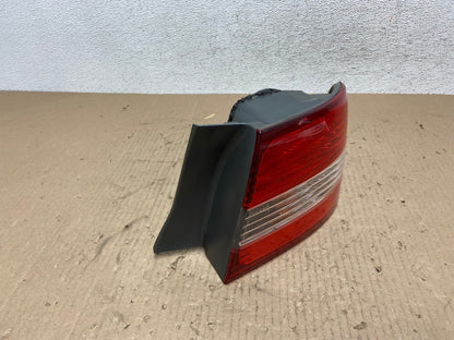 2000 2001 Lexus ES300 Outer Right Passenger RH Side Tail Light AE8877 LK2