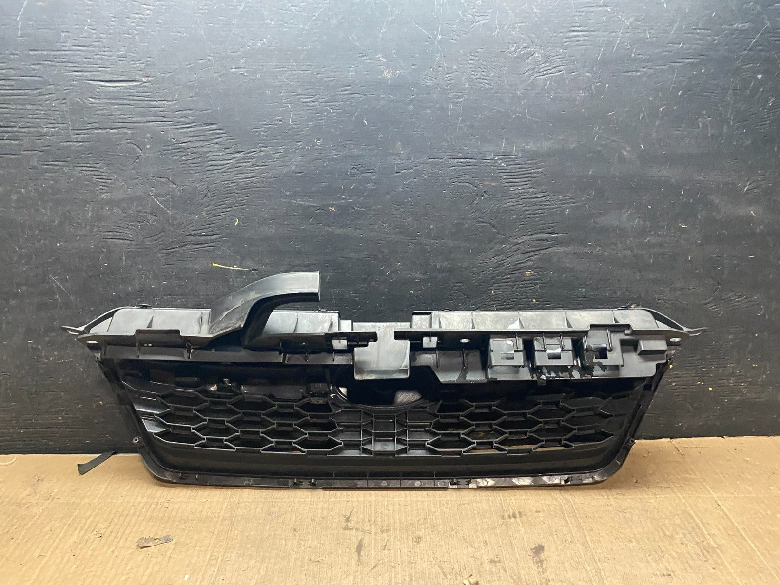 2012-2016 Subaru Impreza Crosstrek Front Upper Grill Grille T4198 DG3