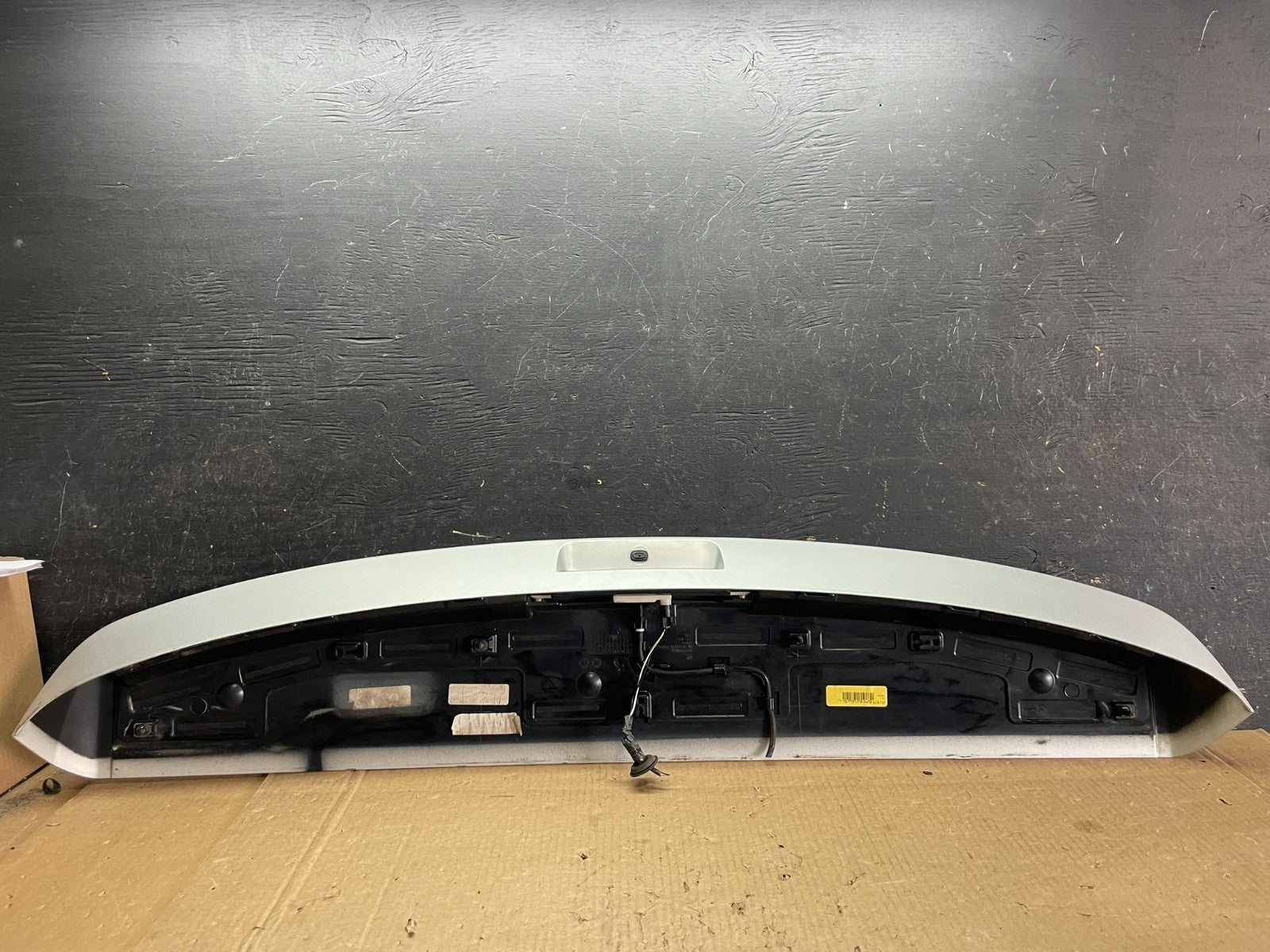2009 to 2014 Volkswagen Routan Rear Spoiler OEM AB322411