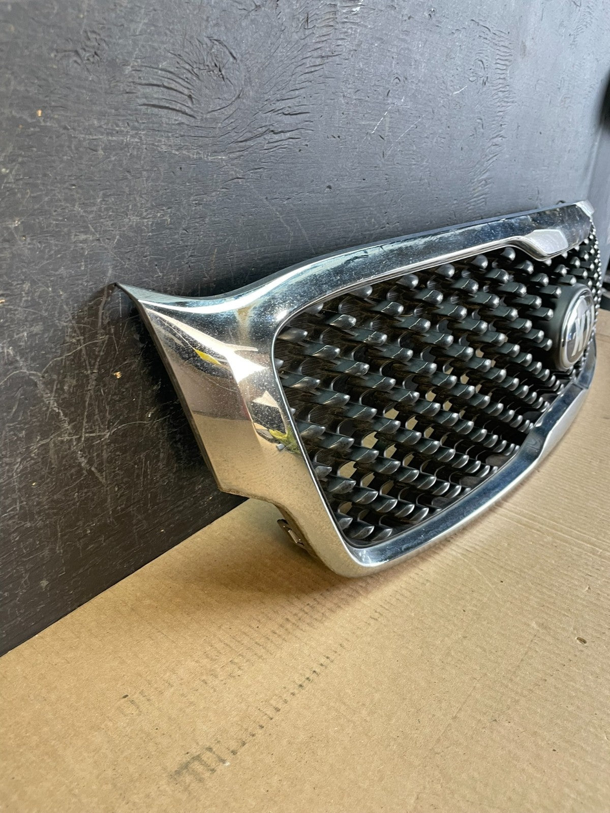 2016 to 2018 Kia Sorento Front Upper Grill Grille af3782 DG2