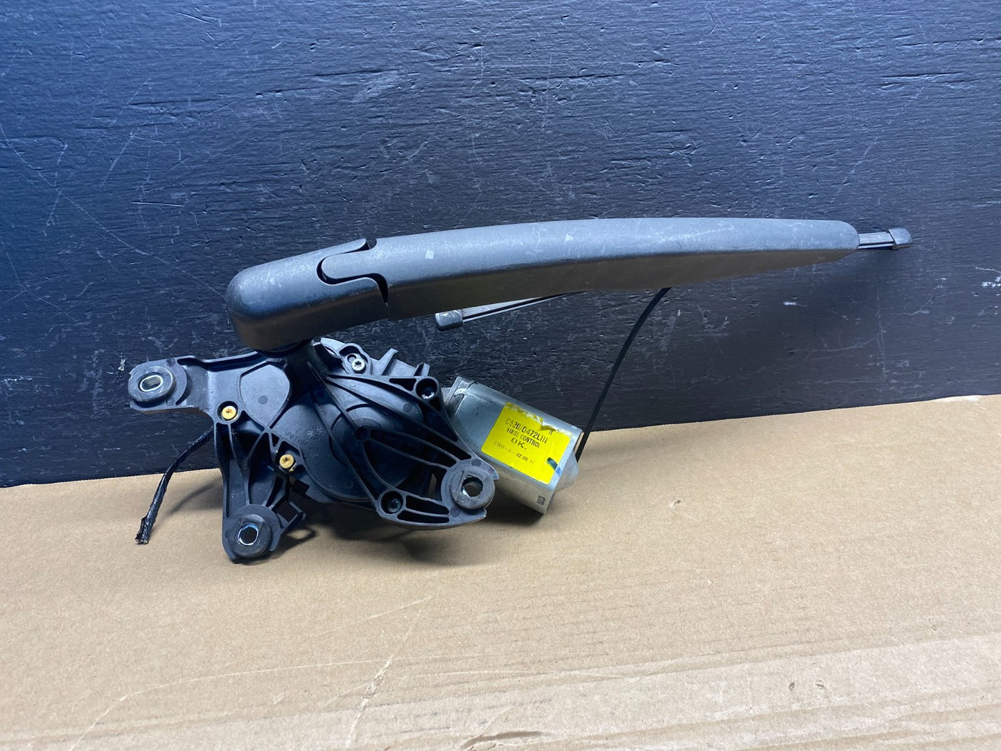 2013 to 2019 Ford Escape Rear Windshield Wiper Motor OEM ac4374 DG0