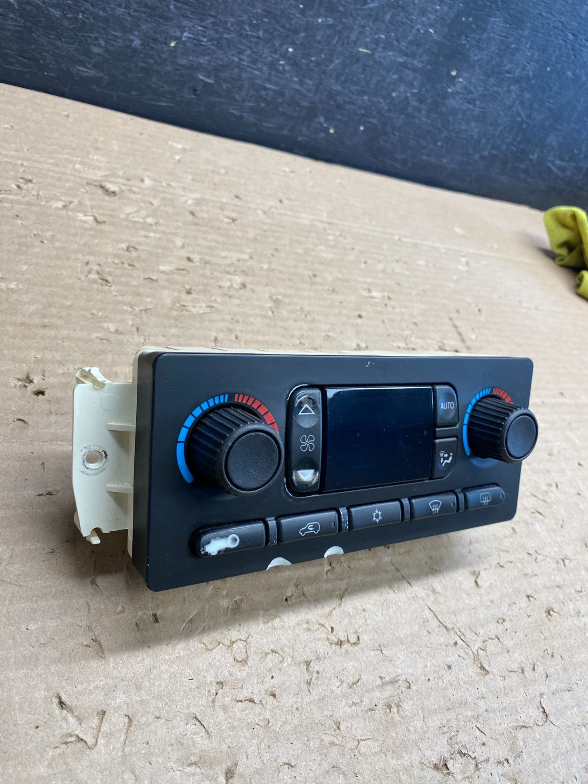 2003-2009 GMC Chevrolet Envoy Trailblazer Climate Control A/C Panel AG8442 DG2