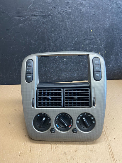2002 to 2005 Ford Explorer Radio Dash Bezel Climate Control Air Vent ae3928 DG0
