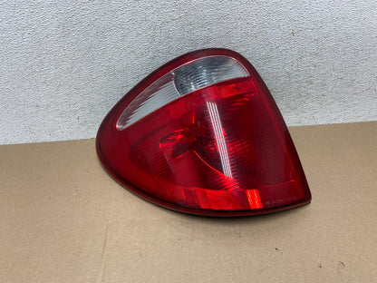 2004 to 2007 Dodge Grand Caravan Left Driver Lh Tail Light AG6583 DW0