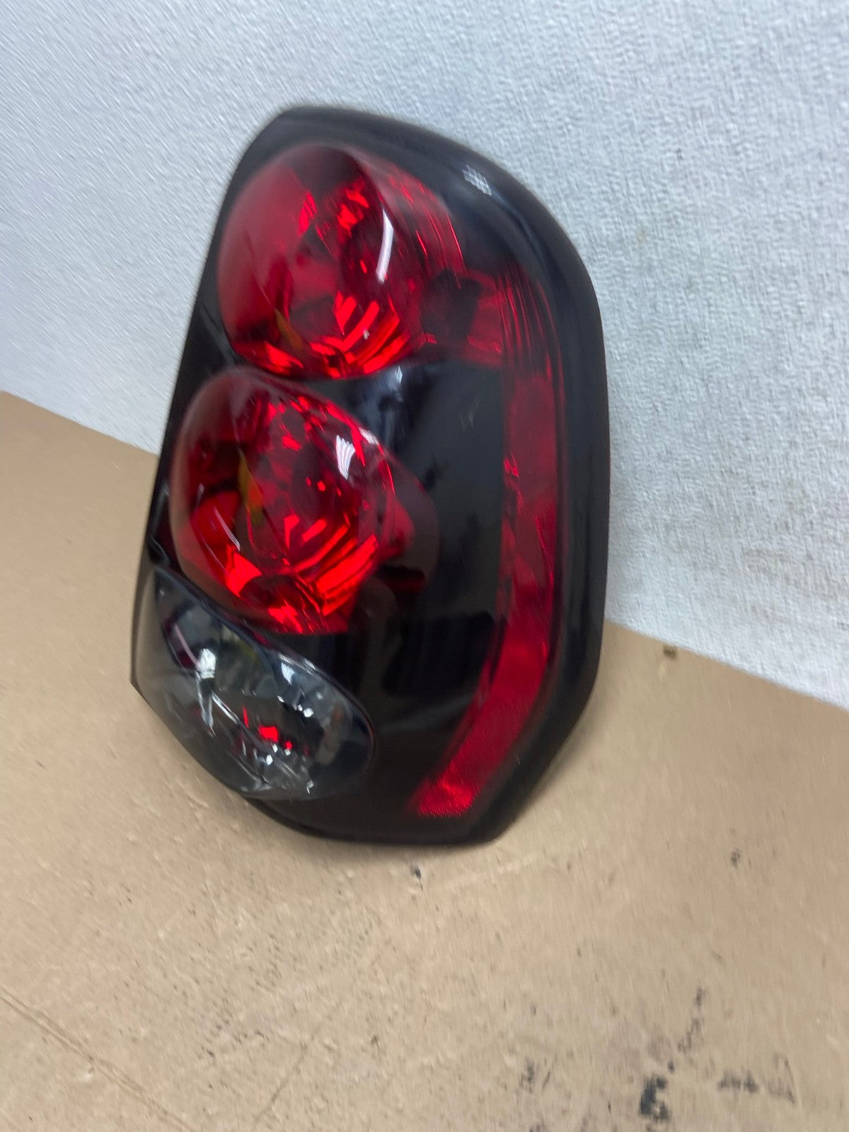 2002 to 2009 Chevrolet Trailblazer Right Passenger Rh Side Tail Light AF4704 LK1
