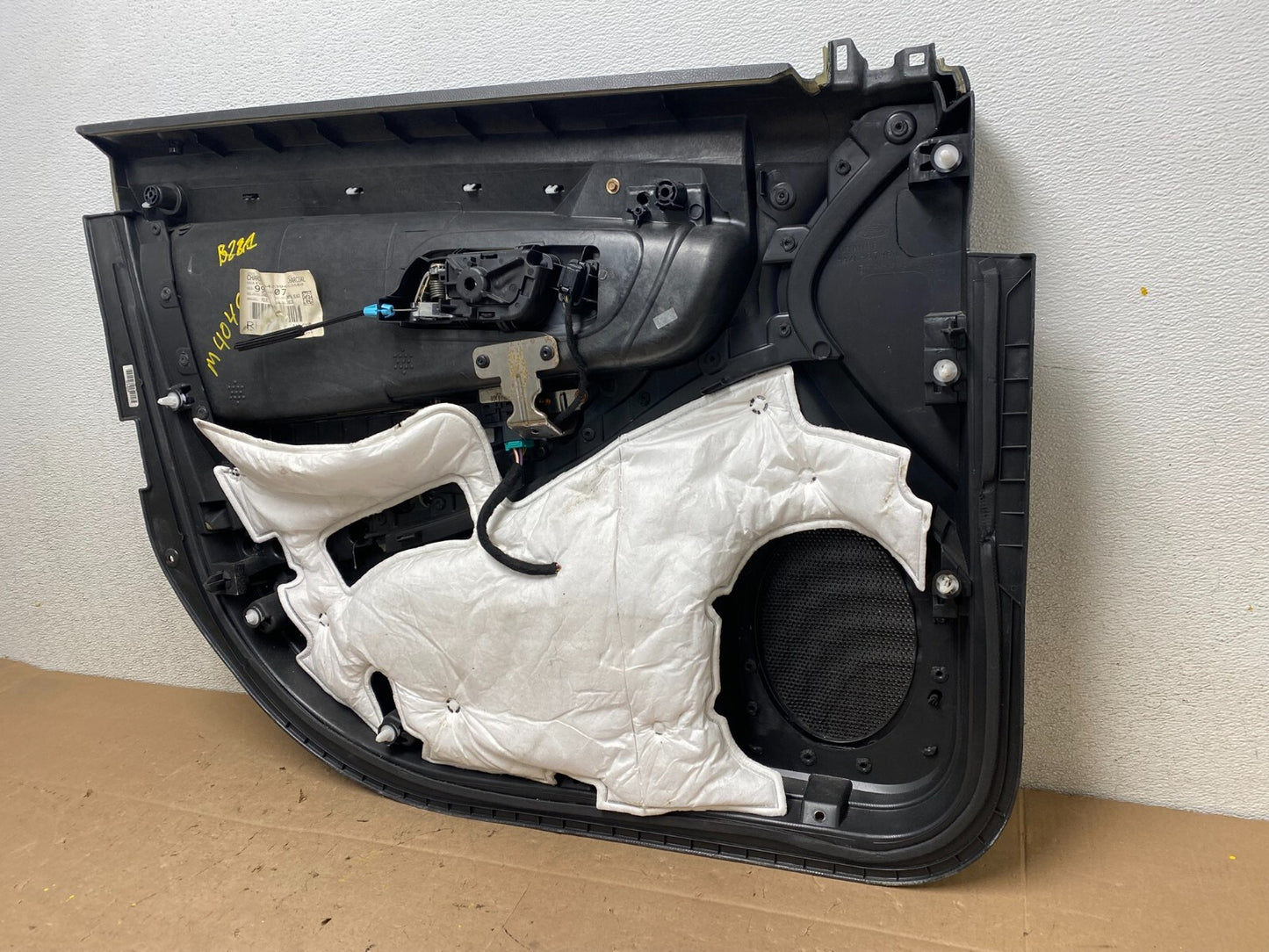 2013 to 2019 Ford Taurus Front Right Side Interior Door Panel M4046 DG7