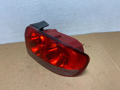 2002 - 2005 Hyundai Sonata Right Passenger RH Side Tail Light AC8506 DW1