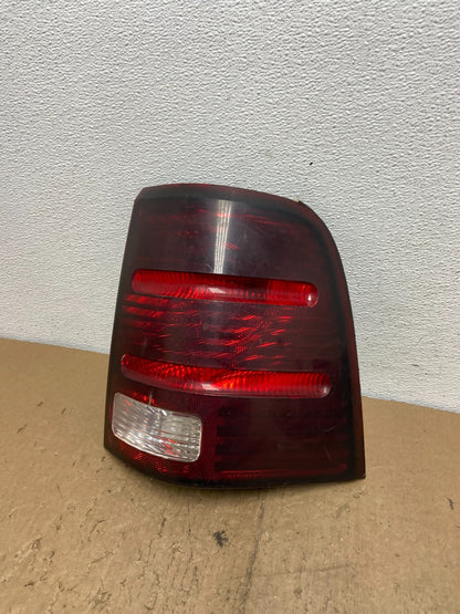 2002 to 2005 Ford Explorer Right Passenger Rh Side Tail light AC7210 DW0