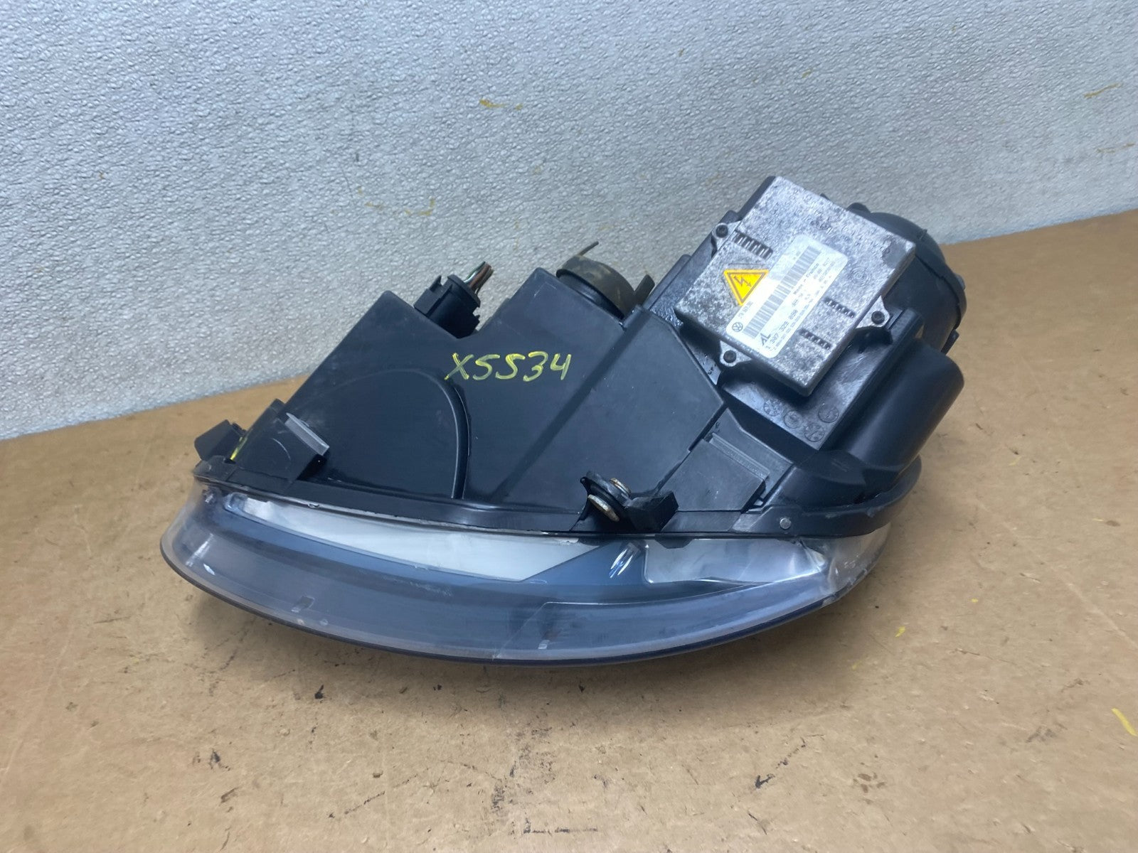 2006 to 2009 Volkswagen Jetta Golf Right RH HID Xenon Headlight Oem X5534 DW10