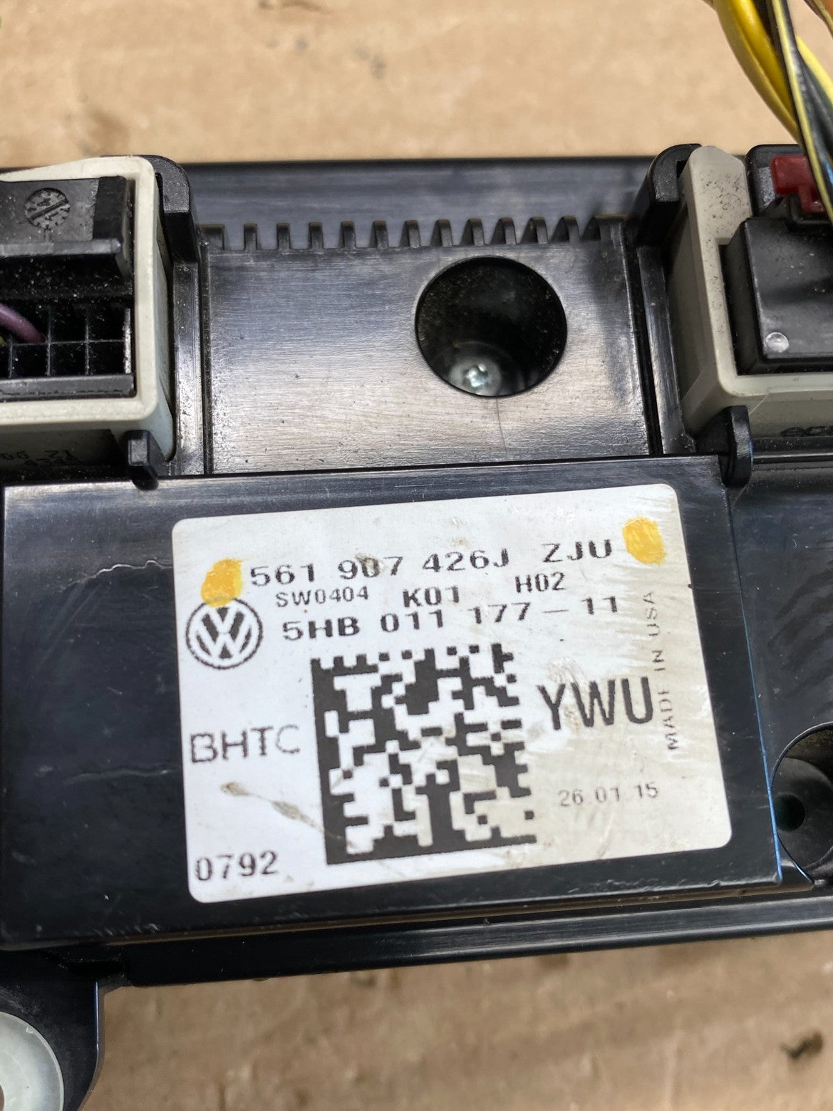 2012 - 2015 Volkswagen Passat Center Climate Control Panel AC Heater AG6326 DG4