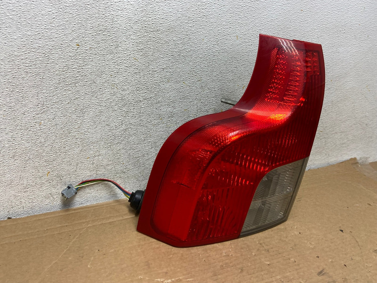 2007 to 2012 Volvo XC90 Left Driver Lh Side Lower Tail Light AH8328 LK1