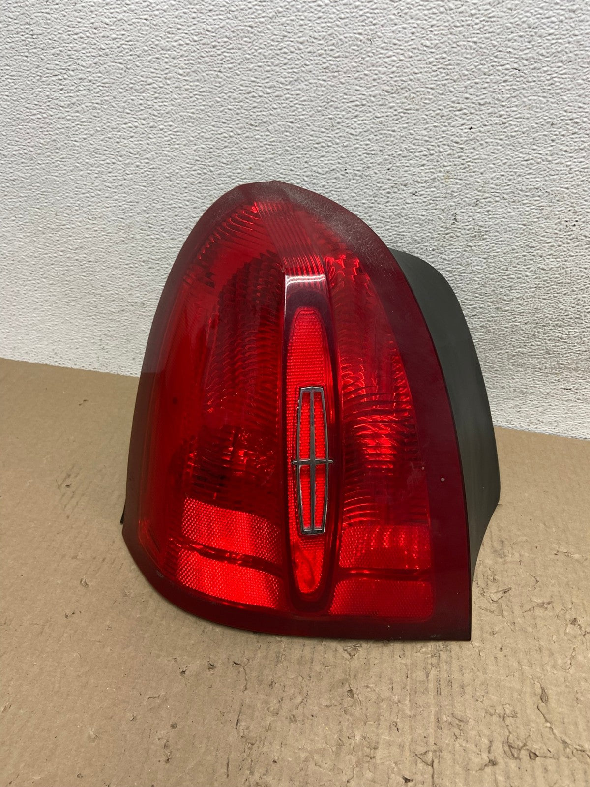 1998 to 2002 Lincoln Town Car Left Driver Lh Tail Light AE9826 LK0
