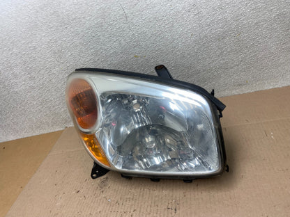 2004 2005 Toyota Rav4 Right Passenger RH Side Headlight Halogen TYC Z4001 DW1