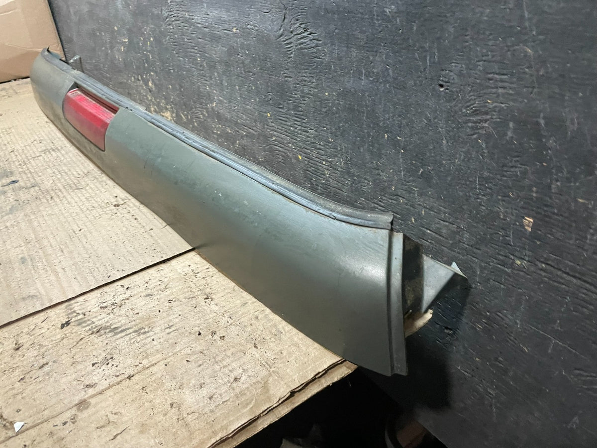 1996 to 2002 Chevrolet Express 3rd Third Brake Light Trim Spoiler U8141 DG1
