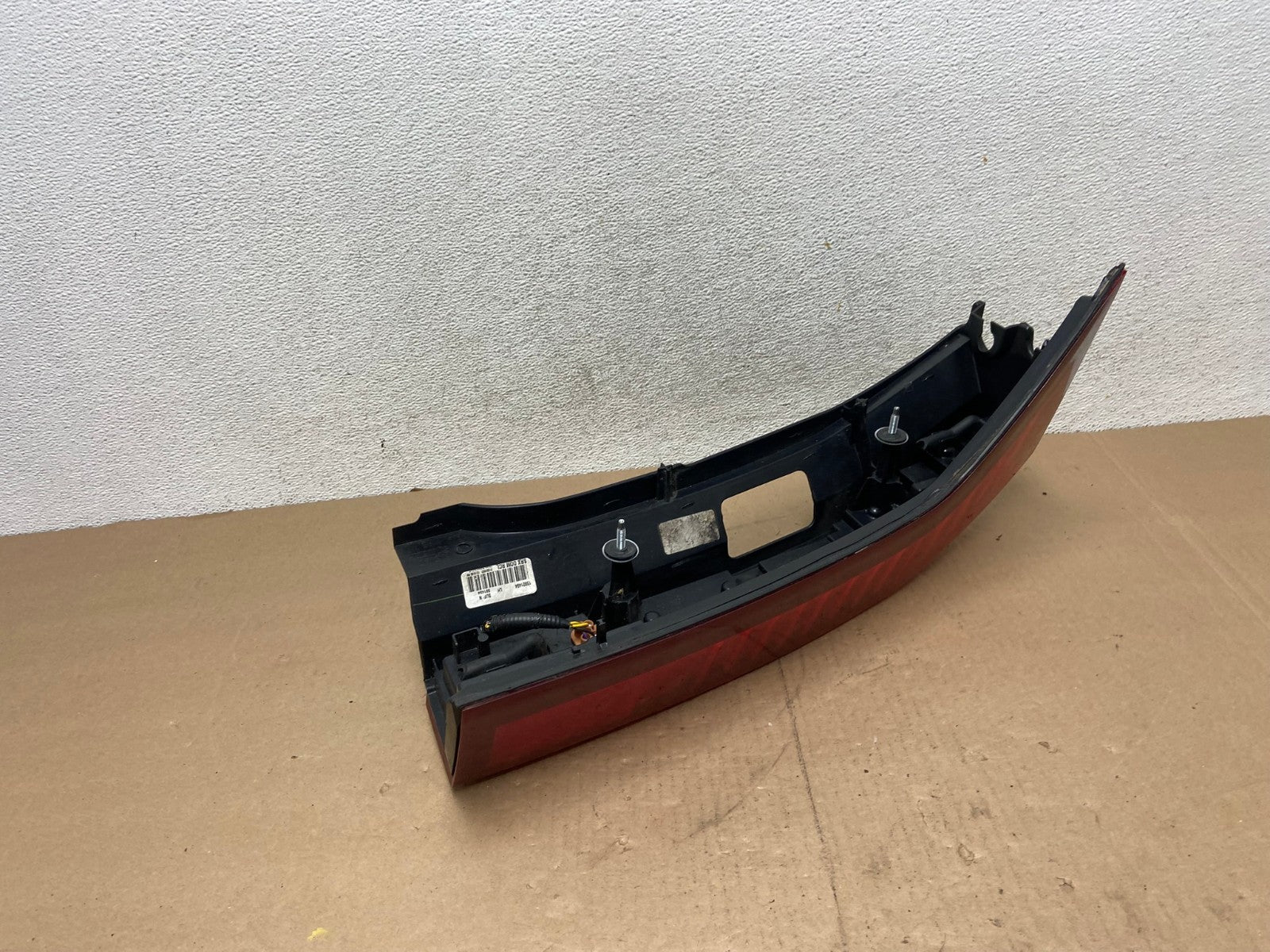 2004 to 2009 Cadillac Srx Left Driver LH Side Tail Light AG4642 LK4