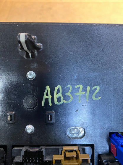 2013 2014 GMC Acadia Radio Display Screen AM/FM AUX AB3712 DG7