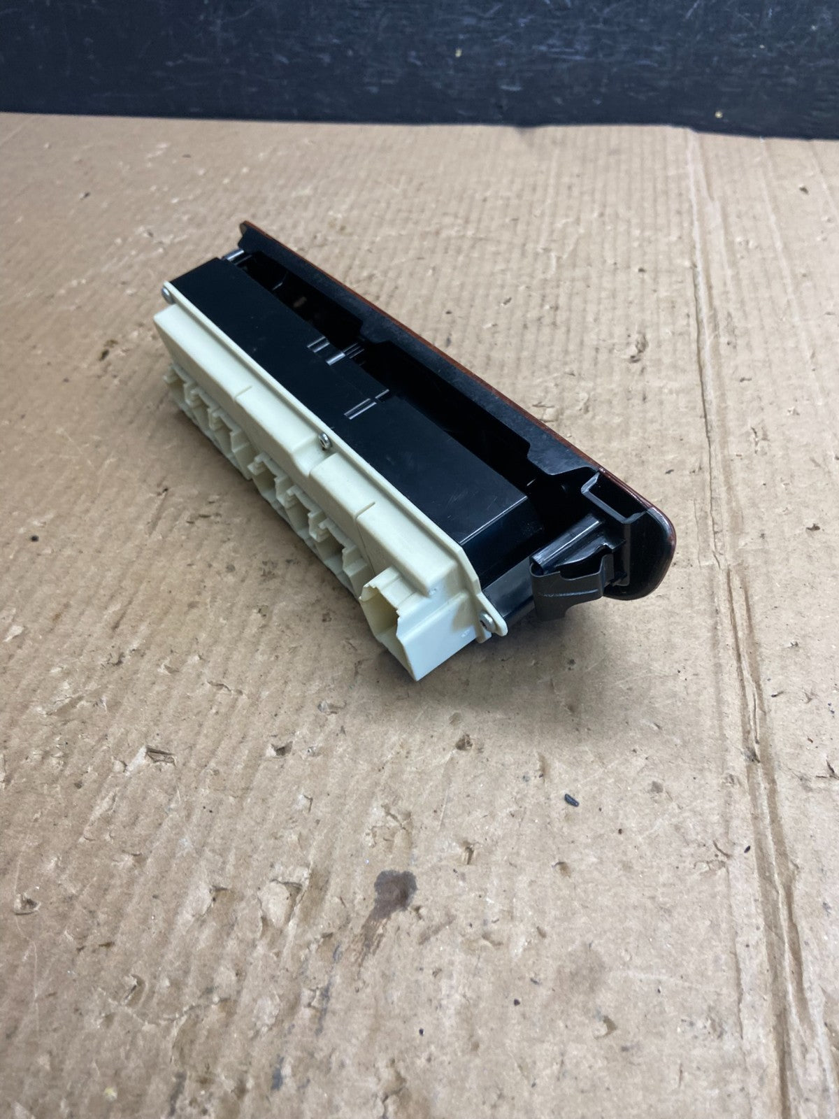 2007-2014 Tahoe Yukon Suburban Escalade Passenger Window Switch Control AE40094