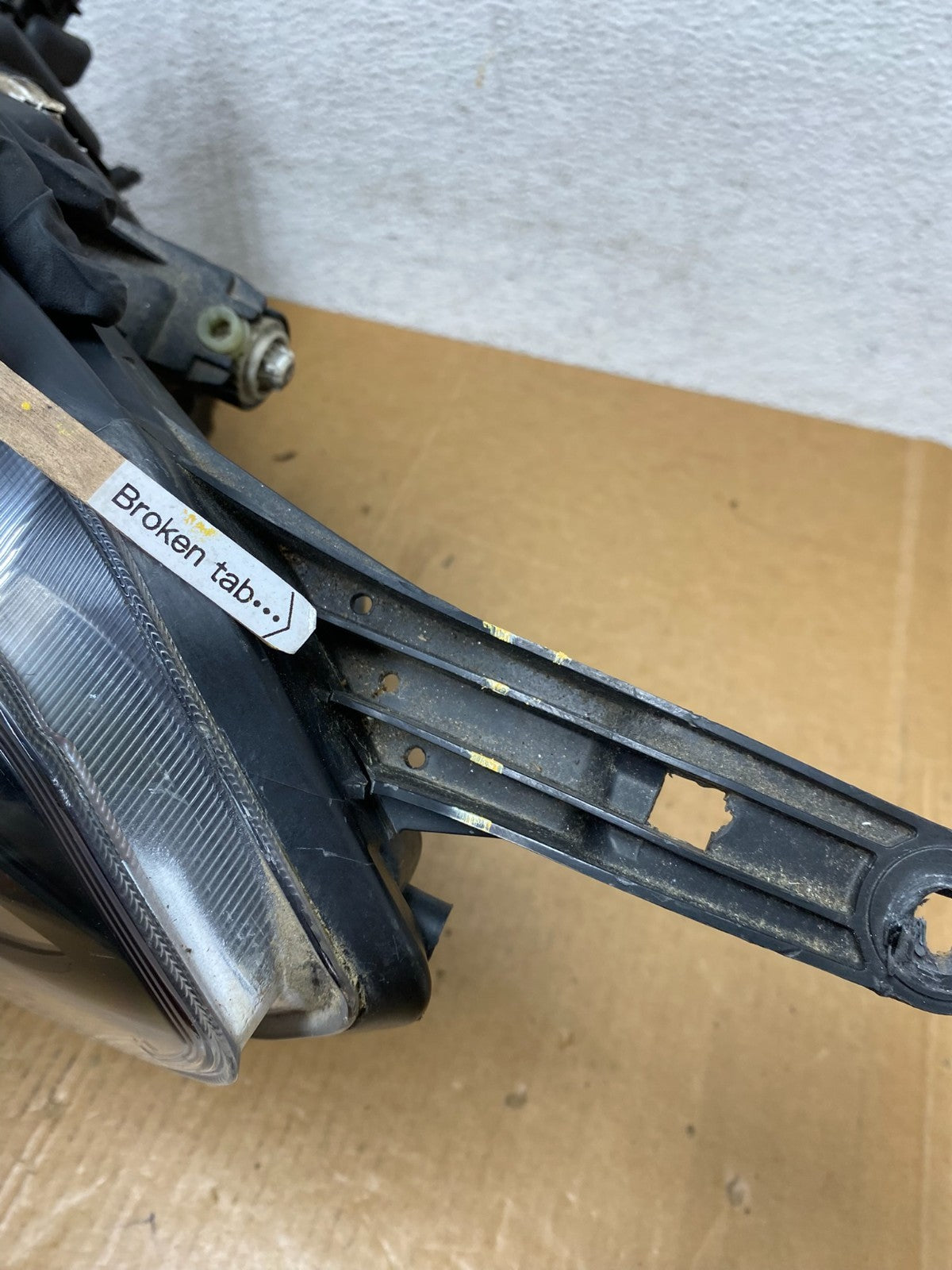 2015 to 2019 Nissan Versa Headlight Left Driver Lh Side AE0583 DW5