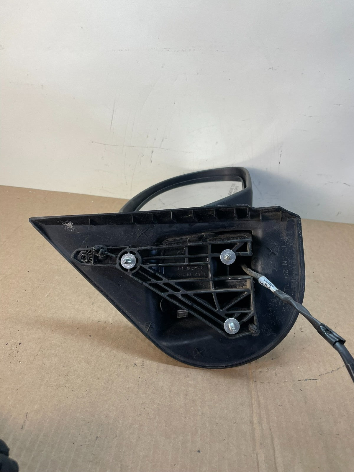 2007-2013 Chevrolet Tahoe Silverado Suburban Right Passenger Mirror ah6348 DG4