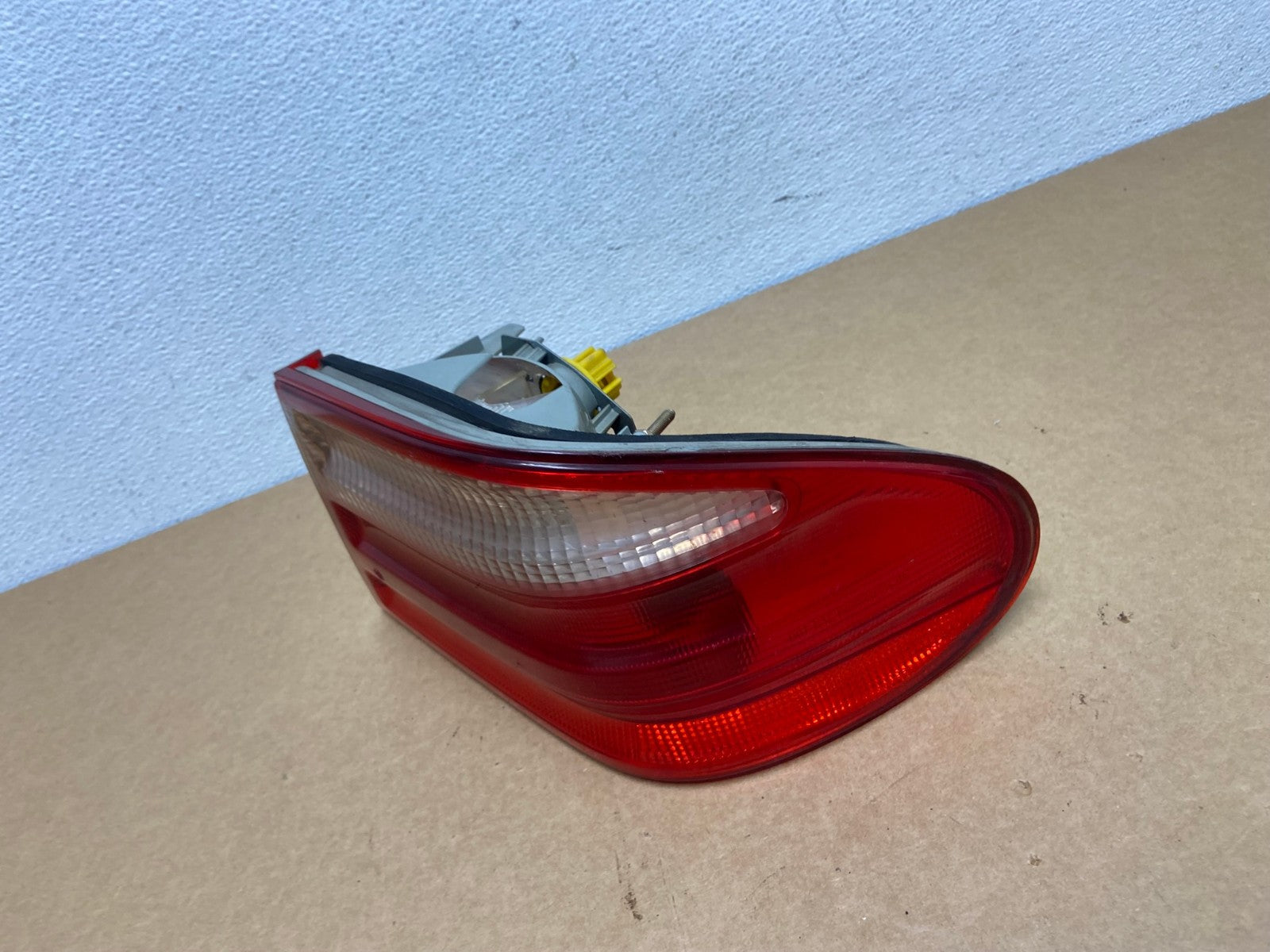 2000-2002 Mercedes-Benz E-CLASS E430 Right Passenger Side Tail Light AC1682 LK1