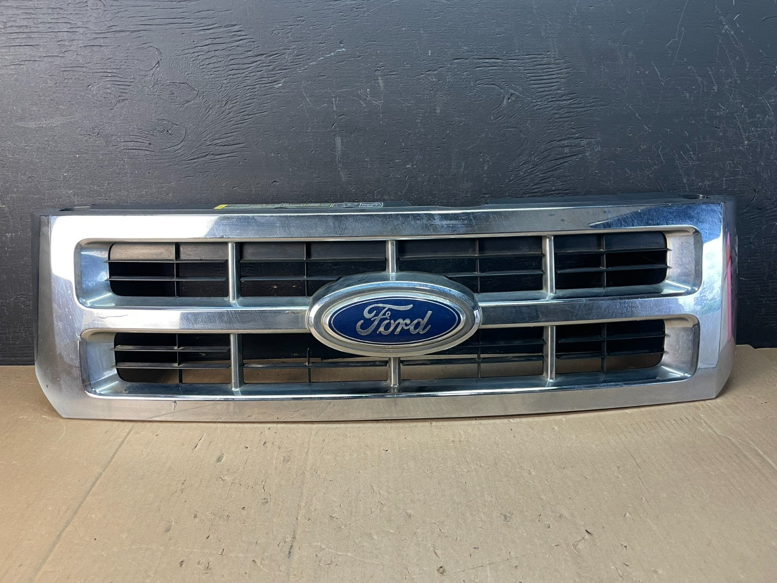 2008 to 2012 Ford Escape Front Upper Grill Grille AD5802 DG0