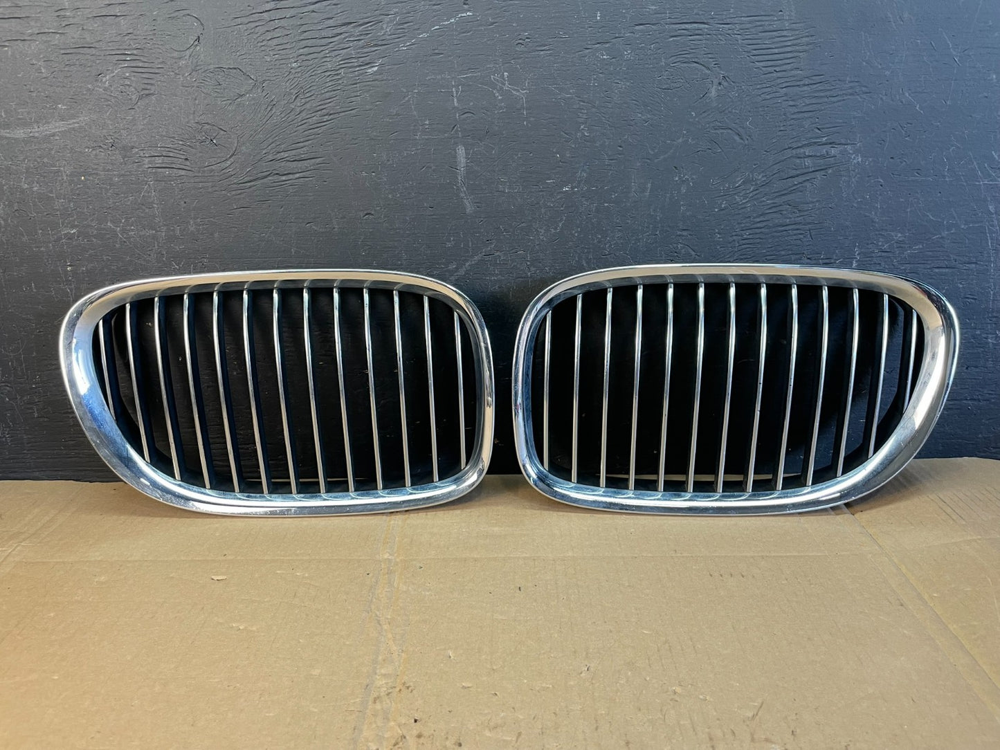 2008 to 2013 BMW E92 E93 325i 328i 335i Front Grille Left+Right AC54250