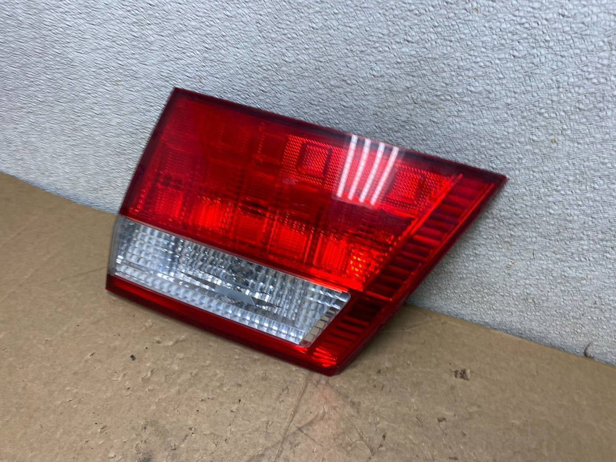2005 2006 2007 Honda Odyssey Inner Right Passenger RH Tail Light V0309 DW1
