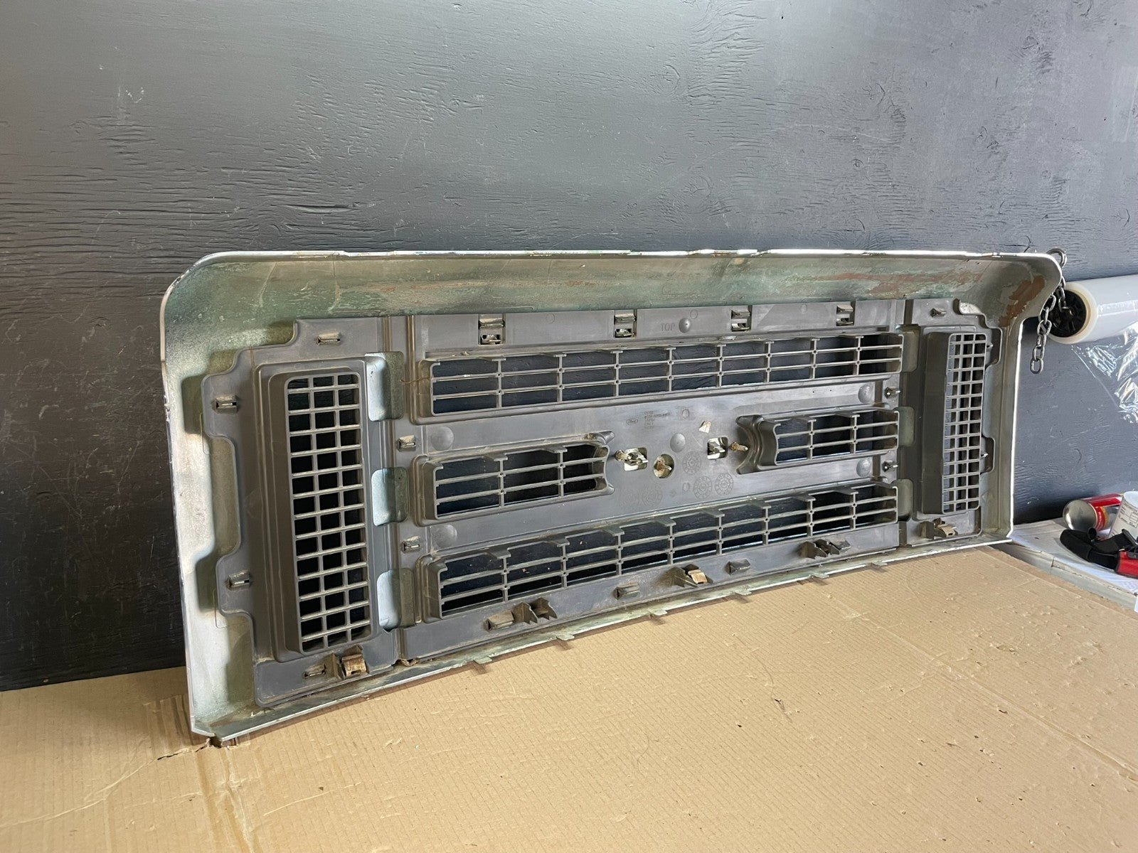 2008 to 2014 Ford Econoline E150 E250 Front Upper Chrome Grill Grille ae3594 DG5