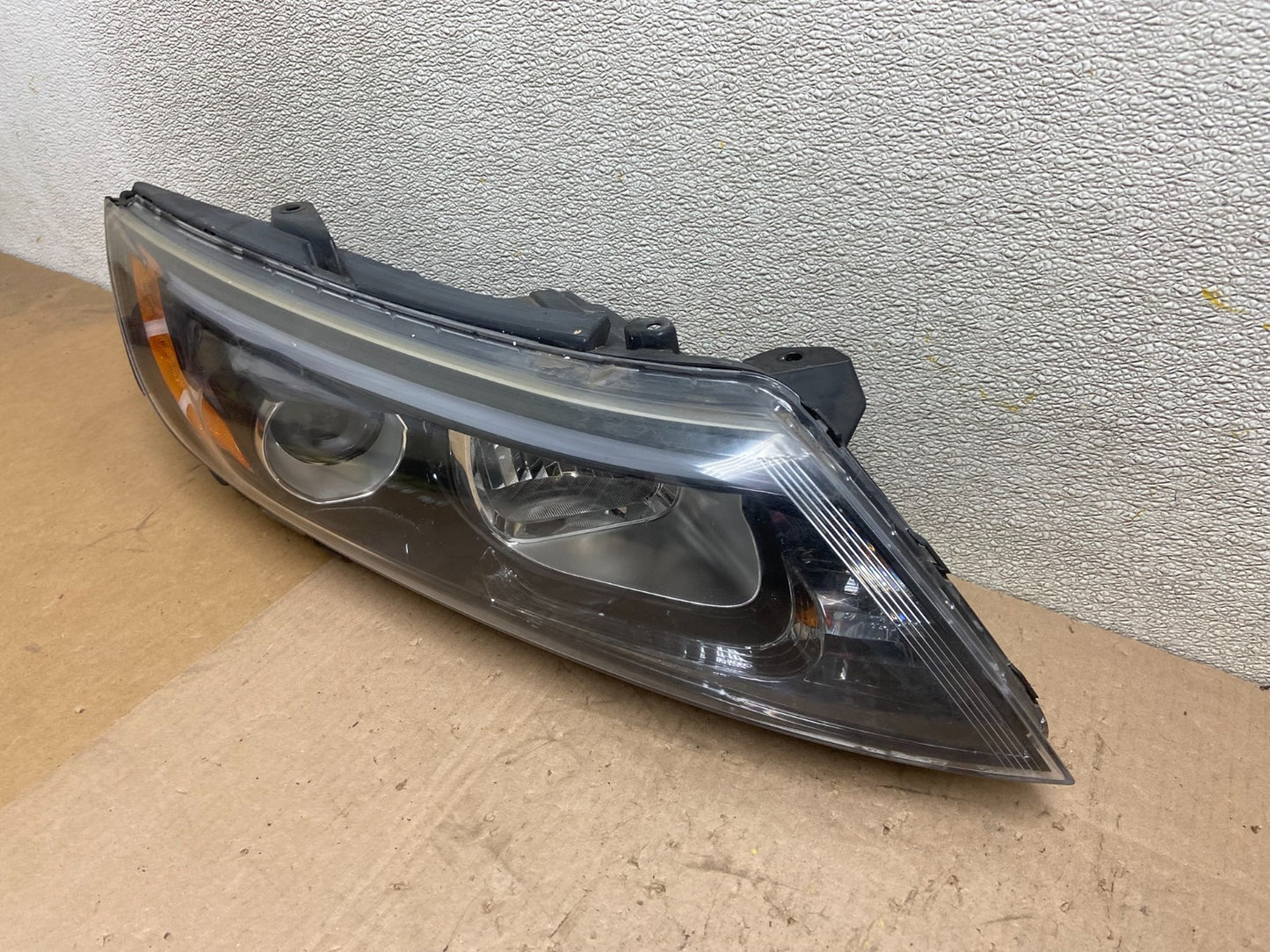 2011-2013 Kia Optima Right Passenger RH Side Headlight Halogen AA1026 DW1