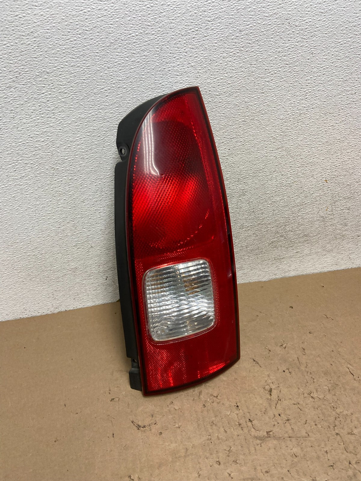 2001 to 2002 Nissan Quest Right Passenger Rh Side Tail Light AG43972