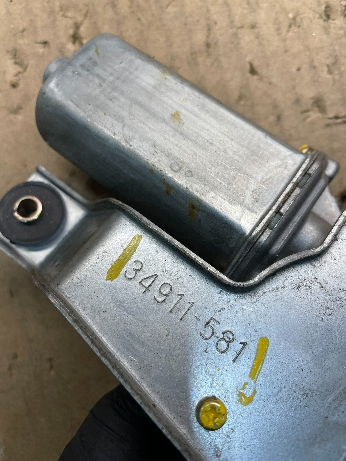 2000 to 2003 Subaru Forester Rear Wiper Motor X0530 DG6
