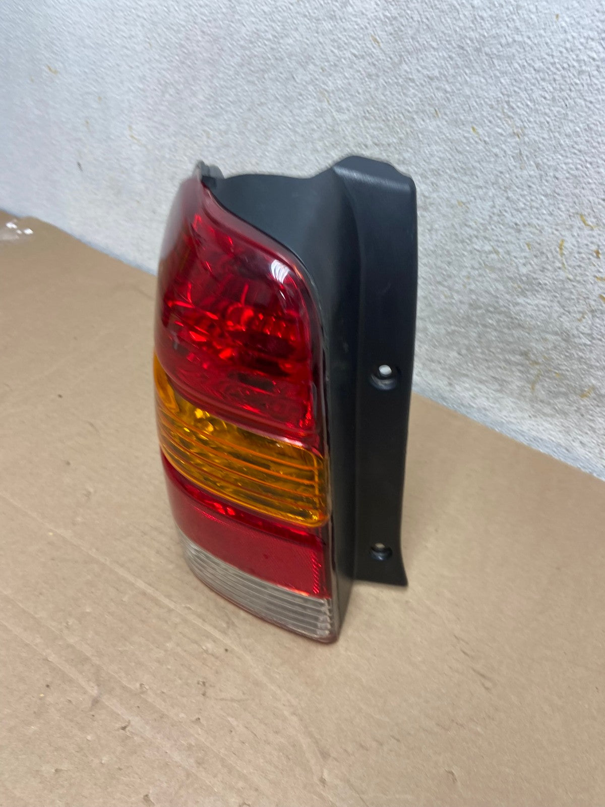 2001 to 2007 Ford Escape Left Driver Lh Side Tail Light AH9363 LK1