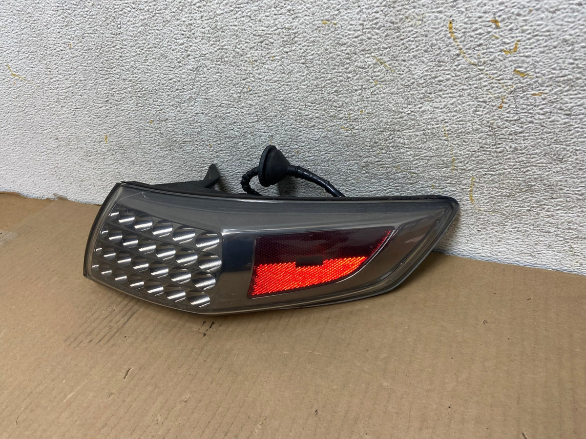 2006 2007 2008 Infiniti FX35 Right Passenger Smoked lens Tail Light AH30352