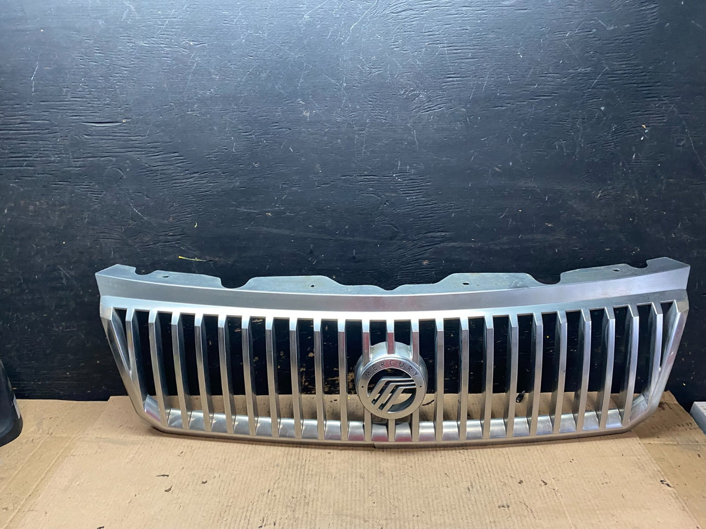 2002 to 2005 Mercury Mountaineer Front Upper Grill Grille Oem T0005 DG0