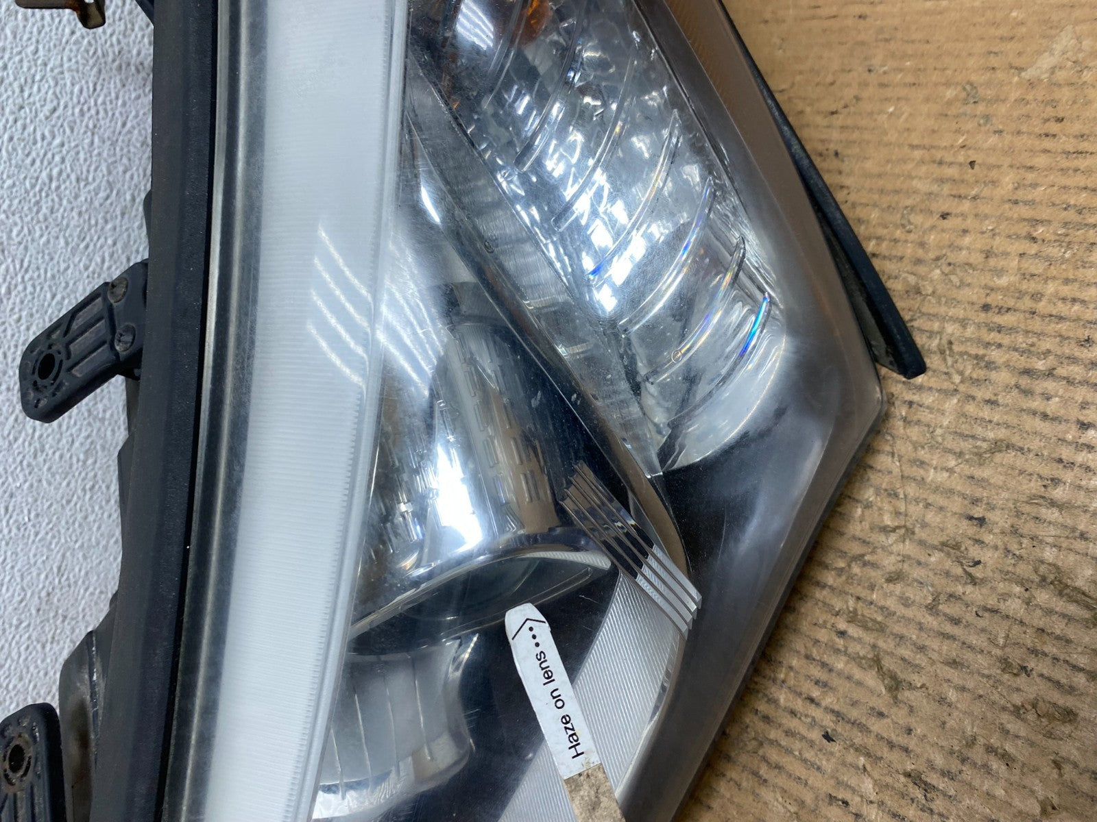 2013 to 2016 Hyundai Santa Fe Left Driver Side Headlight AE1310 DW4