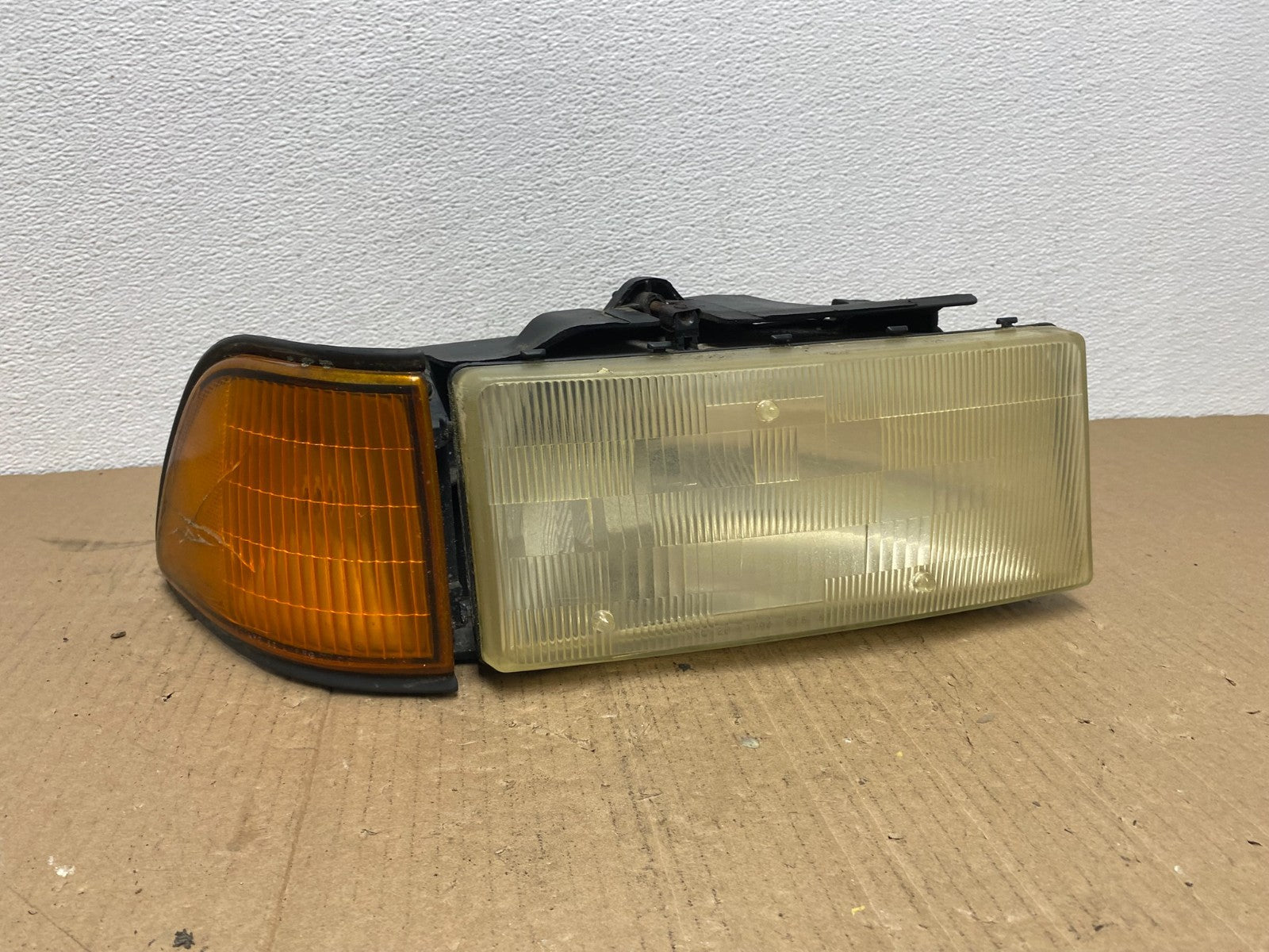 1989 to 1995 Plymouth Acclaim Right Passenger Side Headlight AB81900