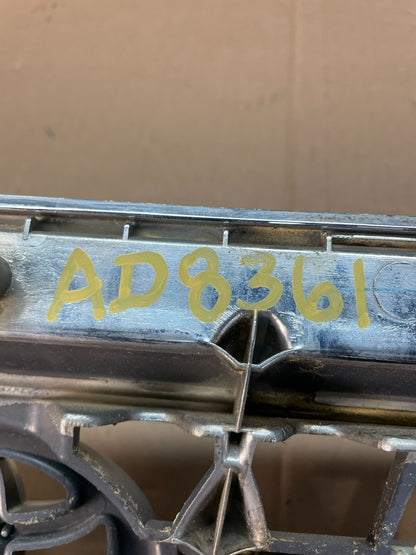 2003 2004 Toyota Avalon Front Upper Grill Grille AD8361 DG6