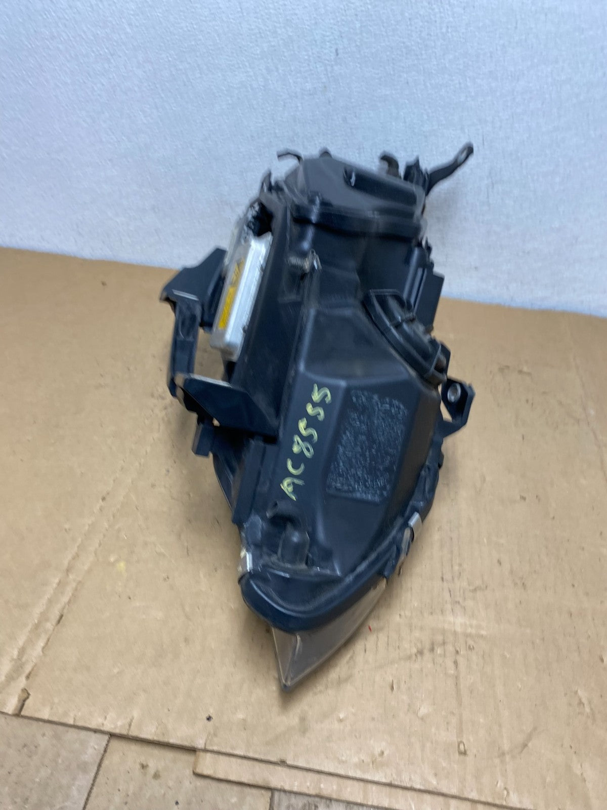 2004 to 2007 BMW 525i 5 Series Headlight Left Driver LH Xenon AFS AC8555 DW7