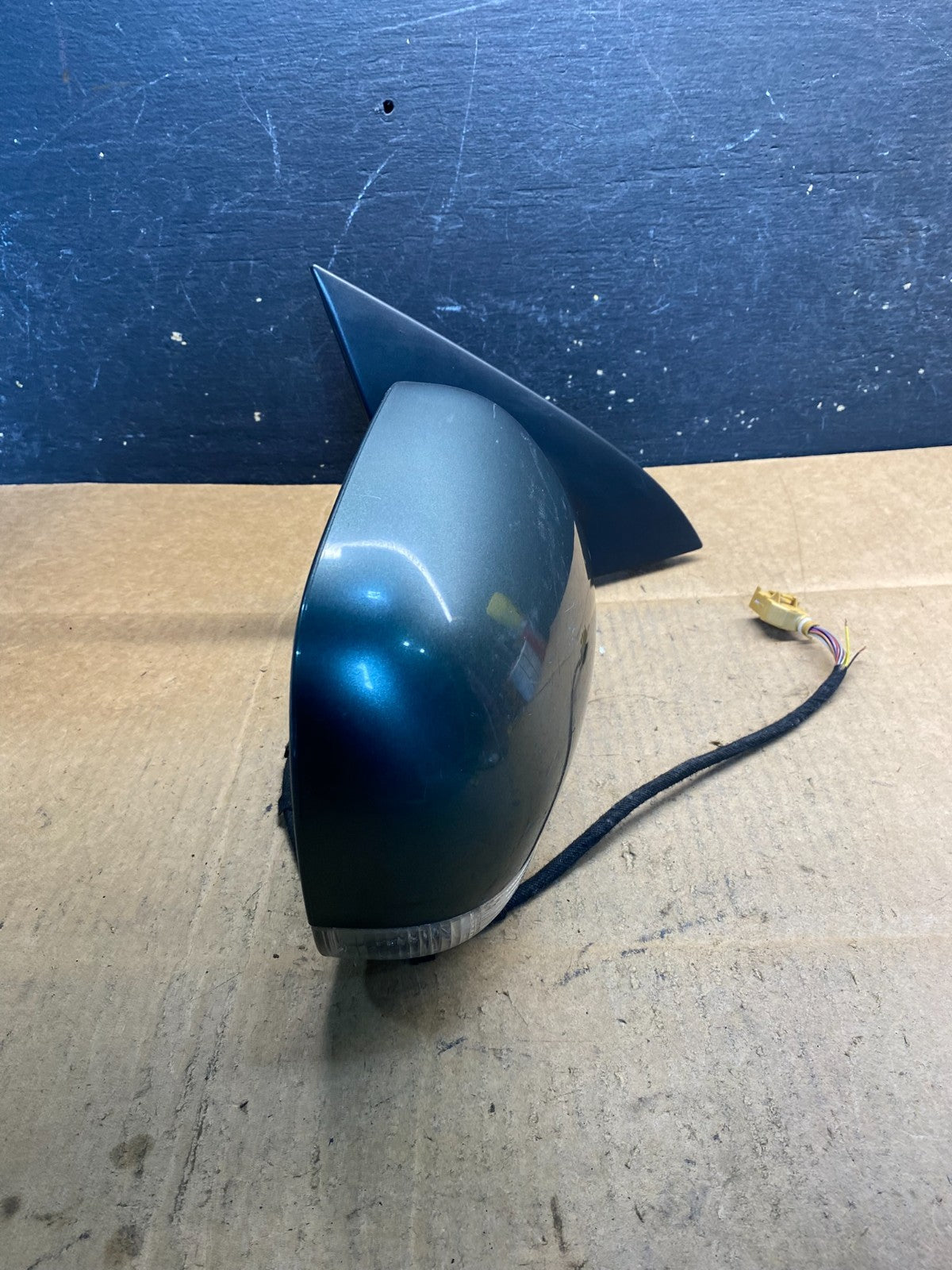 2004 to 2007 Volkswagen Touareg Right Door Power View Door Mirror OEM AB3909 MS11